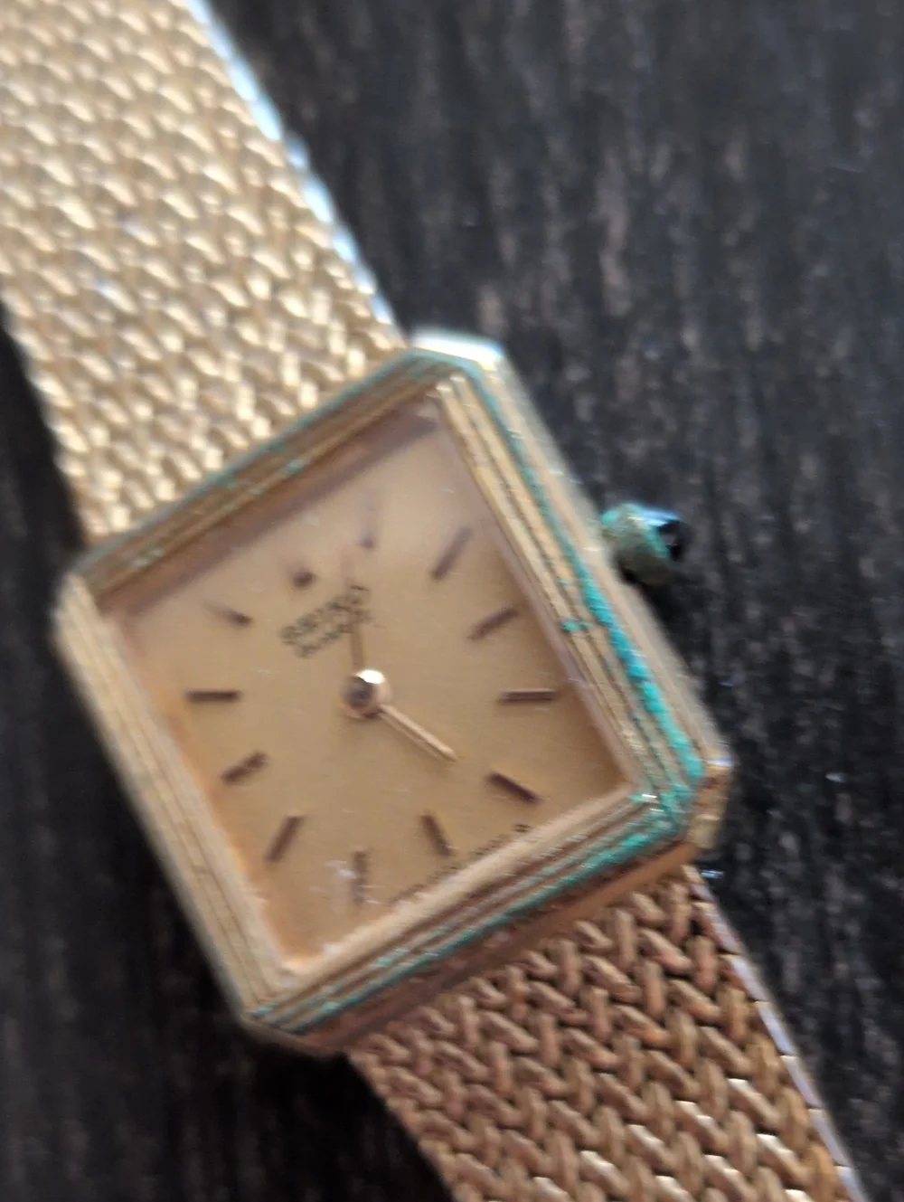 Vintage Seiko Women's Mesh Band Watch Gold Tone